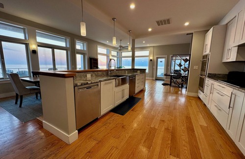 York Beach House | Paradise on the Rocks - York Oceanfront