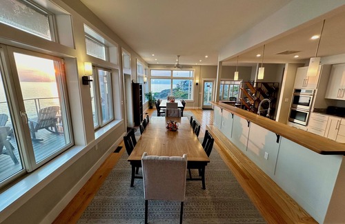 York Beach House | Paradise on the Rocks - York Oceanfront