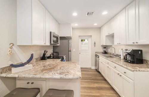 Tropic House | Paradise Palms Eco-Friendly 101 w/Private Patio