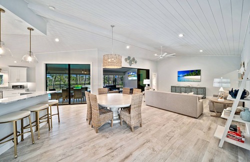 Chateaux Sur Mer House | Paradise Palms: Gorgeous Home on Sanibel Island!