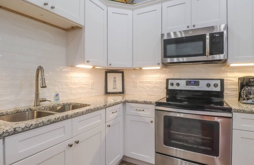 Bay St Louis Condo | Paradise Palms: modern, very comfortable , unit in beautiful beach town