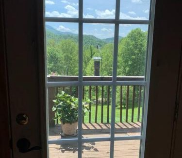 Butler Ski Chalet | Paradise Peak - Tranquility and majestic splendor!