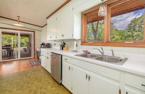 Littleton House | Paradise Point: Pool Table & Massive Outdoor Area!