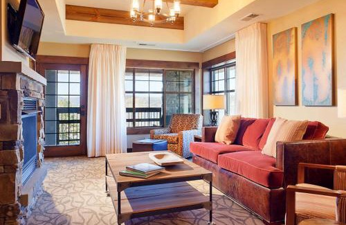 Big Cedars Hotel | Paradise Point