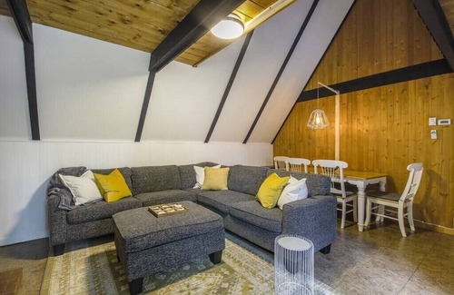 Orford Ski Chalet | Paradise, Spacious and Family friendly Cottage, fully equipped. Tons of activities