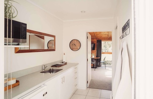 Rotorua House | Paradise Valley Lodge - The Country Room