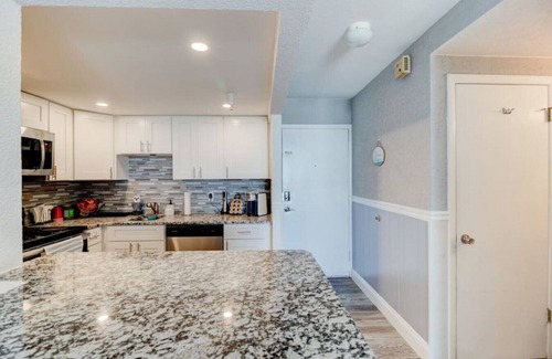 East Daytona Condo | Paradise with a Balcony Near the Action