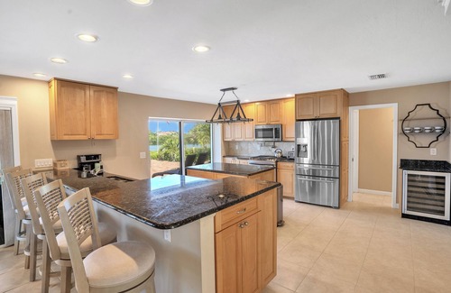 Sorrento Shores Villa | Paradise with a pool, pier and private beach area