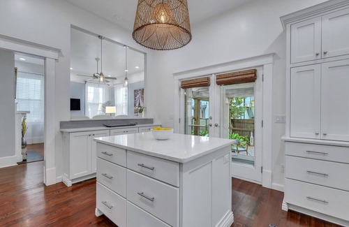 Thomas Square House | Paradisus - Historic Meets Modern – 4BR Victorian Gem