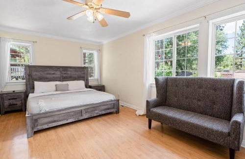 Fox Farm House | Paramount Paradise