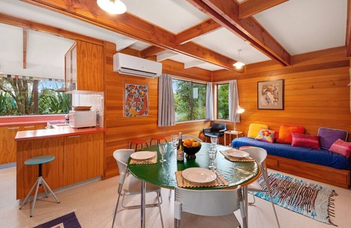 Kuratau Cottage | Parehopu Lake House - Taupo Holiday Home