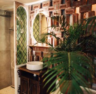 Croix Apartment | Parenthèse Douce Lille Croix avec Spa Privatif Jacuzzi et Sauna