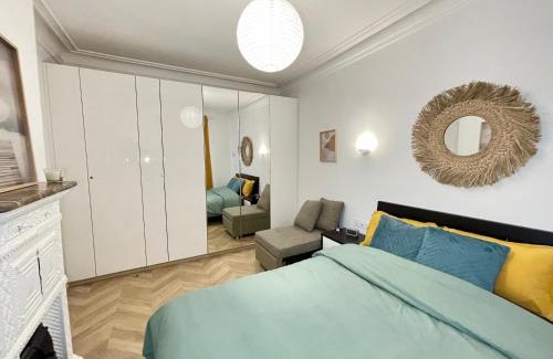 14th Arrondissement Apartment | PARIS-ALESIA Super appartement 2 pièces de 39m2 - très cosy pour 1 - 5 personnes totalement refait à NEUF -ENTIRE APARTMENT LUXURIOUS AND WARM -PARIS ALESIA 14ème - Proche Aéroport Paris-Orly - Parc des Expositions Porte de Versailles FREE WIFI GRATUIT