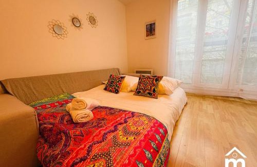 Charenton-le-Pont Apartment | Paris Bercy with car park by Melvane