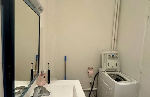 Combat Apartment | Paris dowtown: cosy studio for 2