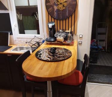 Pantin Apartment | PARIS-JulesVERNE-Bienvenue-Terrasse-Netflix