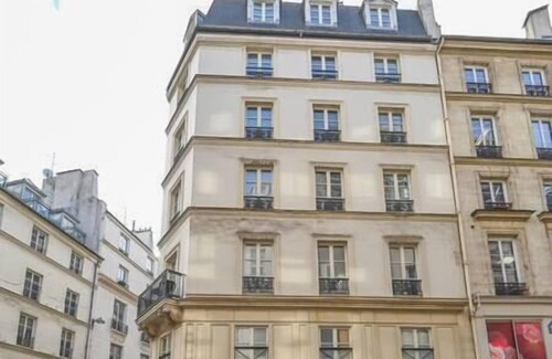 Gaillon Apartment | Paris, Opéra 4.So parisian Apartment