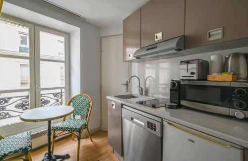 Gaillon Apartment | Paris, Opéra 4D.en plein coeur de la Paris
