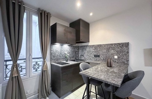 Plaisance Apartment | Paris: Quiet and comfortable studio apartment