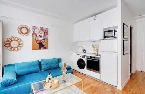 17th Arrondissement Apartment | Parisian Charm Porte Maillot