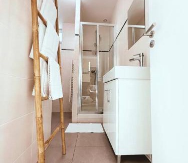 Chatou Apartment | PARISIAN ROMANTIC - 4 Pers - Wifi