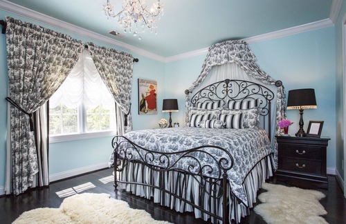 La Grange Bed & Breakfast | Parisienne King Luxury Suite with classic clawfoot soaking tub