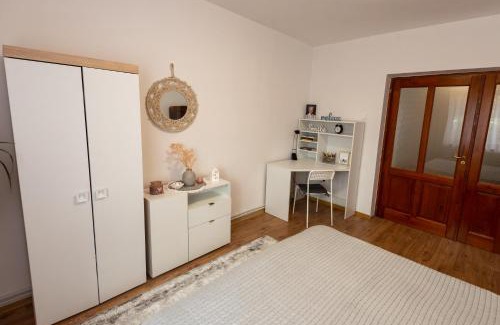 Odorheiu Secuiesc Apartment | Park apartman - központi, csendes, családbarát