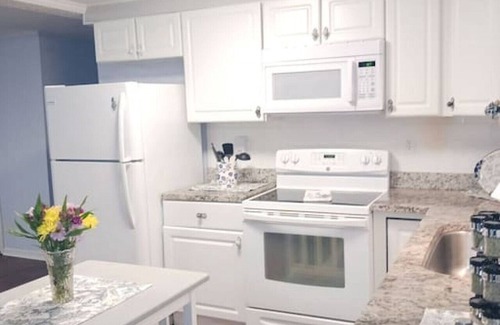 Cleveland Apartment | Park Ave Peacock in the heart of Cleveland TN
