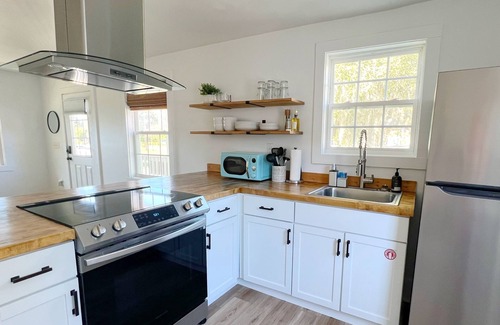 North Charleston Apartment | Park Circle Chateau - Newly Renovated