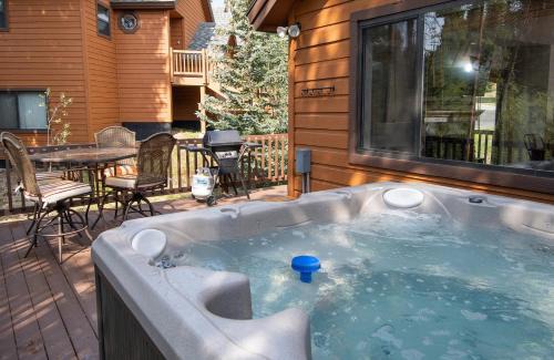 Peak 8 House | Park Forest Moose Pad