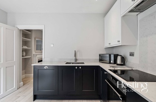 Henley House | Park House, Two Bed Henley Townhouse with Garden