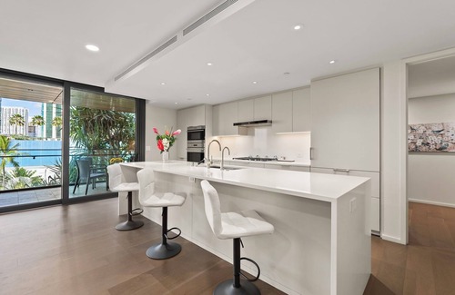 Ala Moana Condo | Park Lane Getaway by Gather: Spacious 2BR w/Ocean view Lanai & Resort Amenities