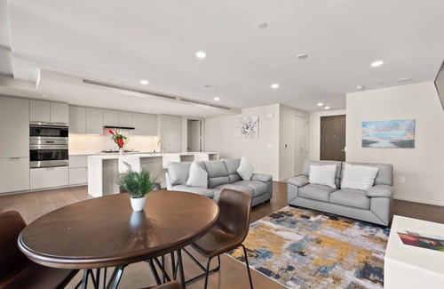 Ala Moana Condo | Park Lane Getaway by Gather: Spacious 2BR w/Ocean view Lanai & Resort Amenities