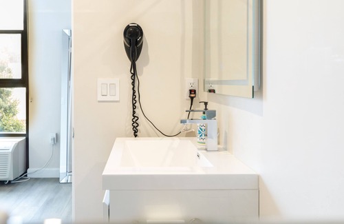 La Brea Hotel | Park Plaza Lodge Hotel