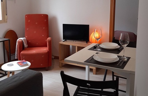 Imperial Apartment | Park River Condo in Madrid River near La Latina