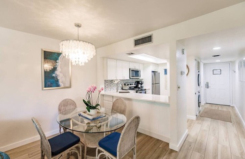 Park Shore Apartment | Park Shore Resort-Top Floor BLDG C #220*Peaceful*