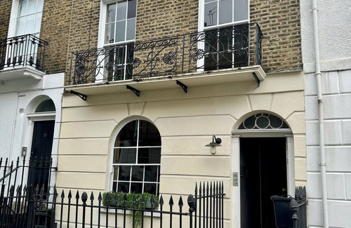 Bryanston and Dorset Square Apartment | Park side stylish central London apartment