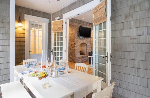 WaterSound Beach House | Parker by AvantStay Radiant Home w Stunning Design Close to Beach