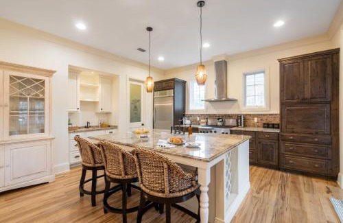 WaterSound Beach House | Parker by AvantStay Radiant Home w Stunning Design Close to Beach