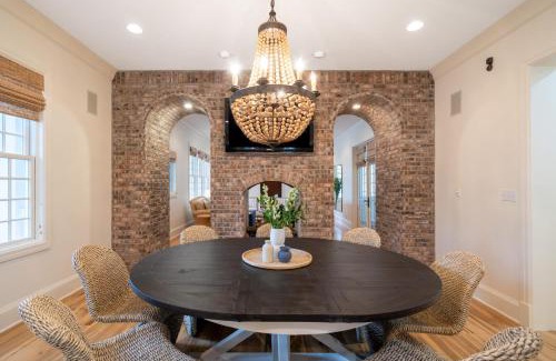 WaterSound Beach House | Parker by AvantStay Radiant Home w Stunning Design Close to Beach