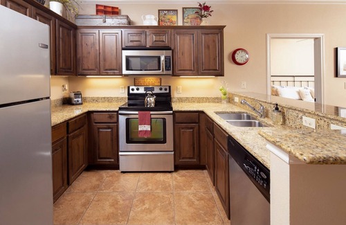Gruene Condo | Parker River Haus Vg106 3 Bedroom Condo by RedAwning