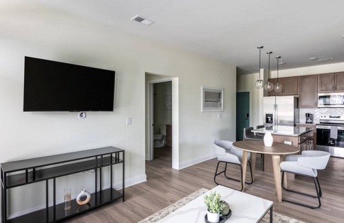 Wilmington Apartment | ParkerLeland 2BD 2 - Two Bedroom Apartment, Sleeps 4