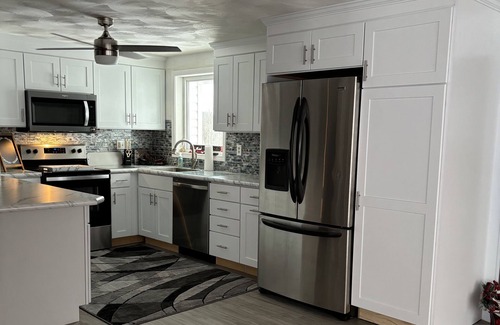Brookville House | Parkers Stay and Play is steps from the Pinecrest Country Club.