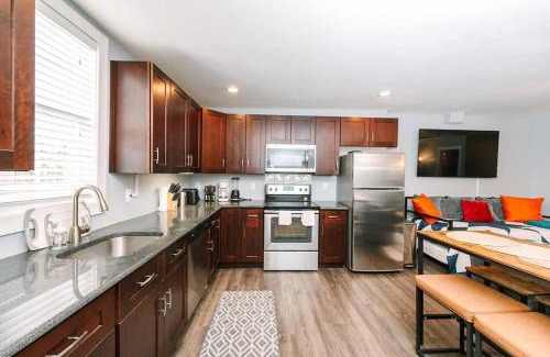 Manchester Apartment | Parking Comfortable Suite