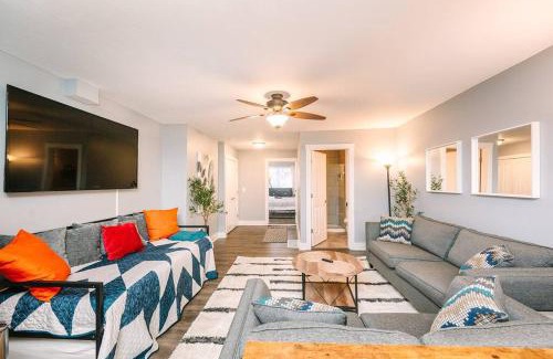 Manchester Apartment | Parking Comfortable Suite