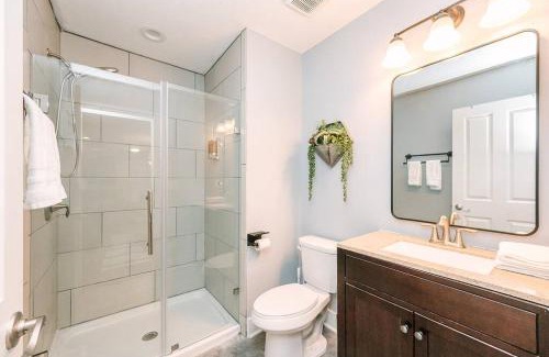 Manchester Apartment | Parking Comfortable Suite