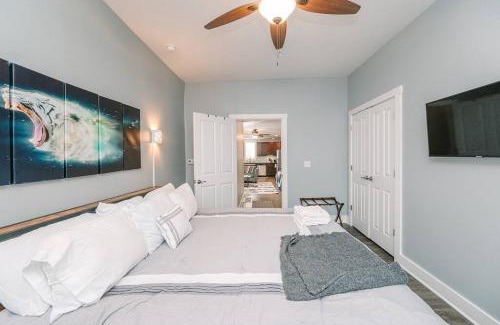 Manchester Apartment | Parking Comfortable Suite
