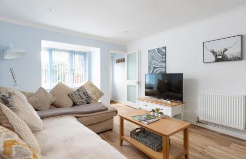 Poole House | Parkland House by Grandeur Property