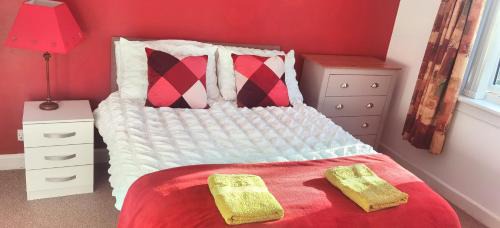 Largs Apartment | Parkside 2 bedrooms appartment with encolsed garden