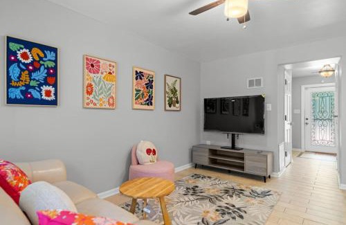 Landmark House | Parkside Alexandria Townhome - 3br free parking